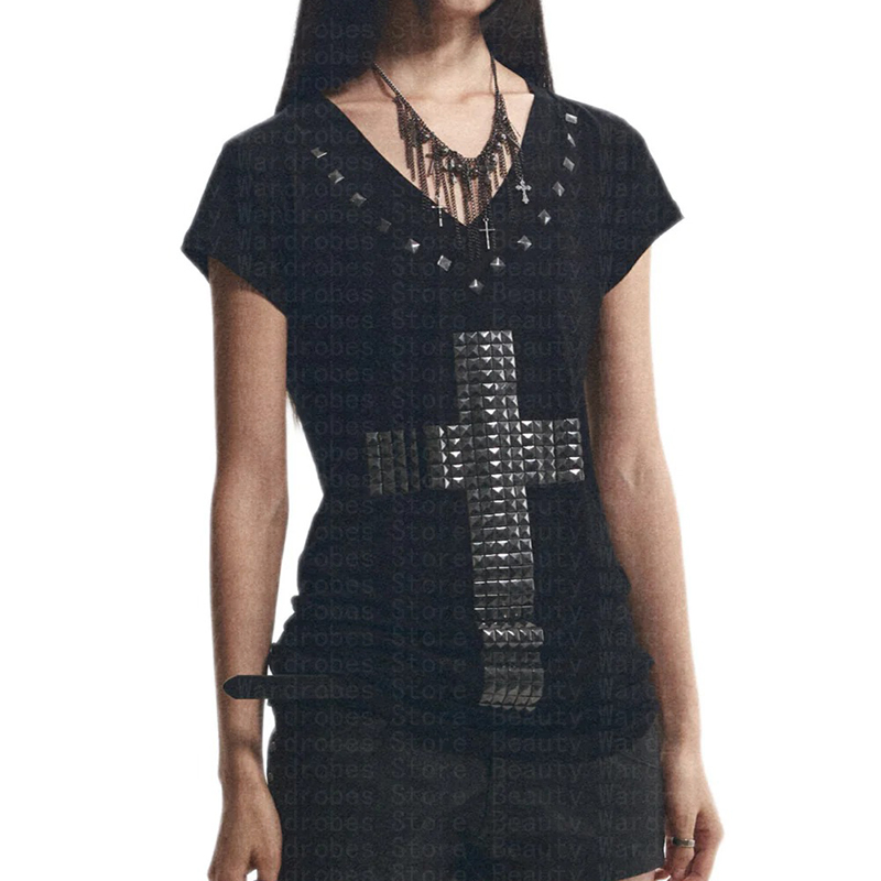 Уникальный топ в стиле рок-гот – обзор и цена Y2K Graphic Baby Tee Crop